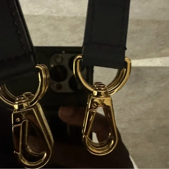 Louis Vuitton Black and Brown Monogram Bag - Picture 5 of 6